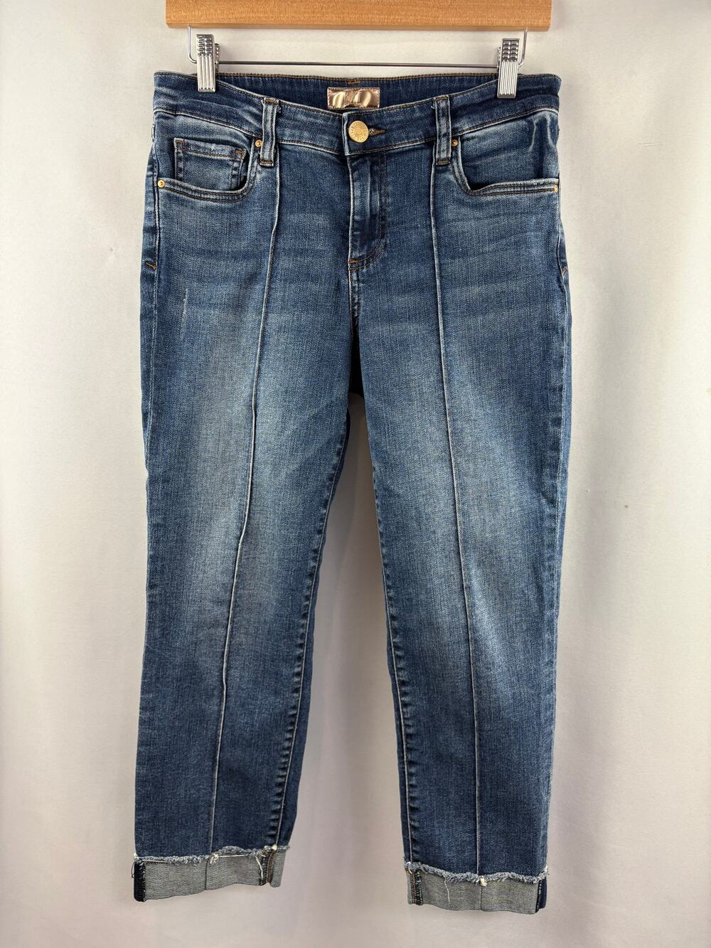 Women’s Kut Size 8 Medium Wash Blue Capri Jeans